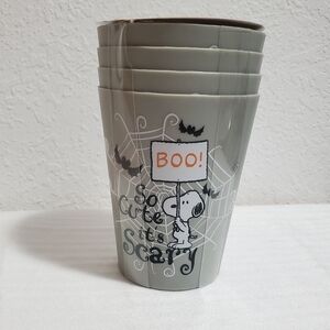 Peanuts Snoopy Halloween 'BOO!' Gray Party Cups - 4 Pack